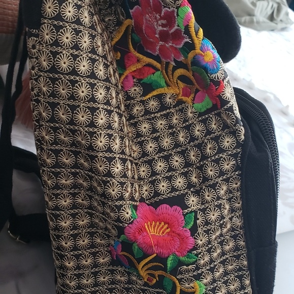 Embriodered Backpack - Picture 4 of 4